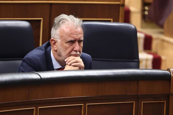 El ministro de Política Territorial y Memoria Democrática, Ángel Víctor Torres, durante una sesión plenaria en el Congreso de los Diputados, a 3 de septiembre de 2026, en Madrid