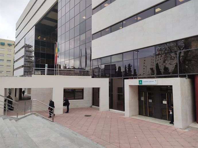 Archivo - Edificio judicial de Caleta, en Granada capital.