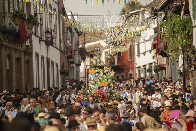 Archivo - Romería-Ofrenda del Pino