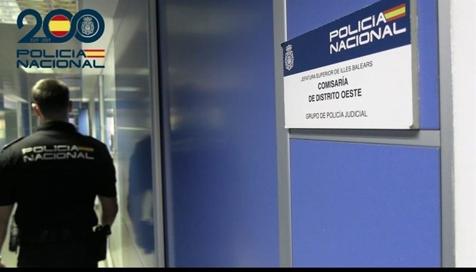 Prisión para dos detenidos por robar cadenas de oro mediante tirones en un evento en Palma