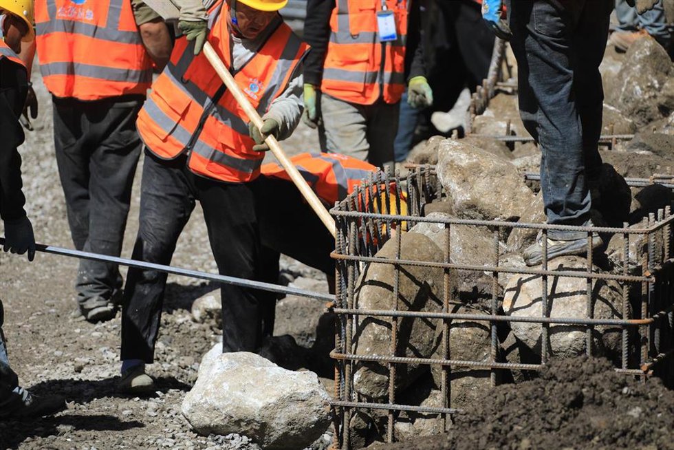 Trabajos en la Región Autónoma de Xizang, en China, tras la devastadora riada registrada el 26 de agosto de 2026 en una zona en la frontera con Nepal (archivo)
