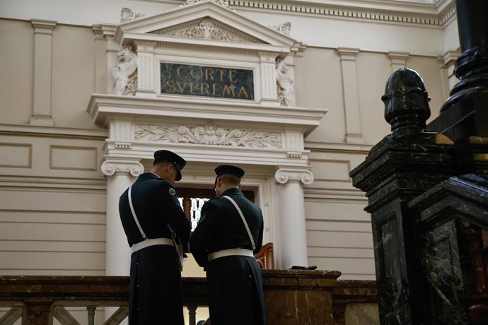 Santiago, 31 de mayo de 2026.  La Presidenta de la Corte Suprema Ana Gloria Chevesich saluda a visitantes del Palacio de Tribunales abierto por el Dia de los Patrimonios 2026  Diego Martin/Aton Chile