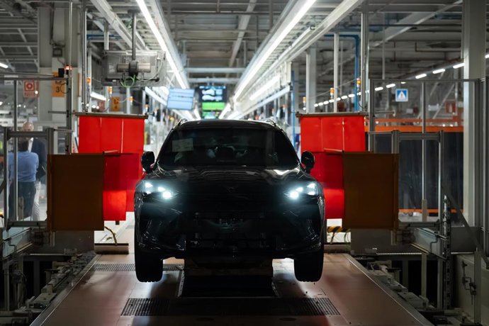 Archivo - Arxivo - Muntatge del nou model de Cupra Fomentor i Cupra León durant una visita guiada a la fàbrica de Seat a Martorell, a 27 de juny de 2024, a Martorell, Barcelona