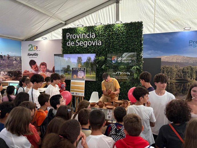Expositor de la Diputación de Segovia en NaturCyL.