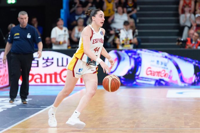 Archivo - Iyana Martín, durante un partido.