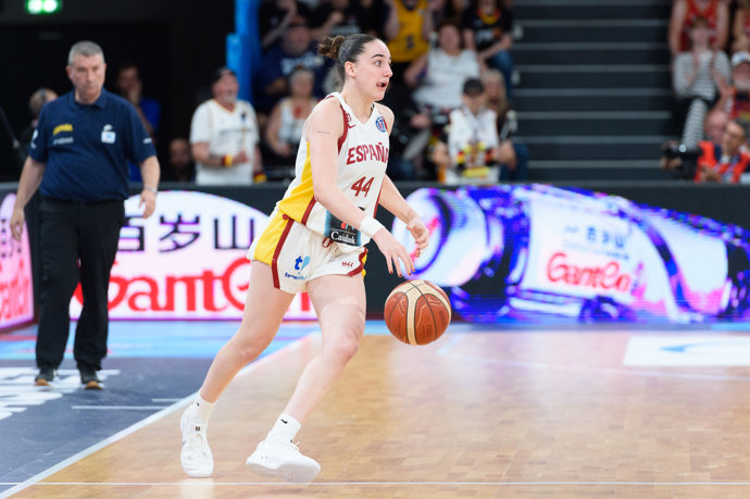 Archivo - June 20, 2025: Iyana Martin (44 Spain) during the FIBA womens EuroBasket 2025 group stage match between Spain and Germany at Inselpark Arena, Hamburg, Germany.