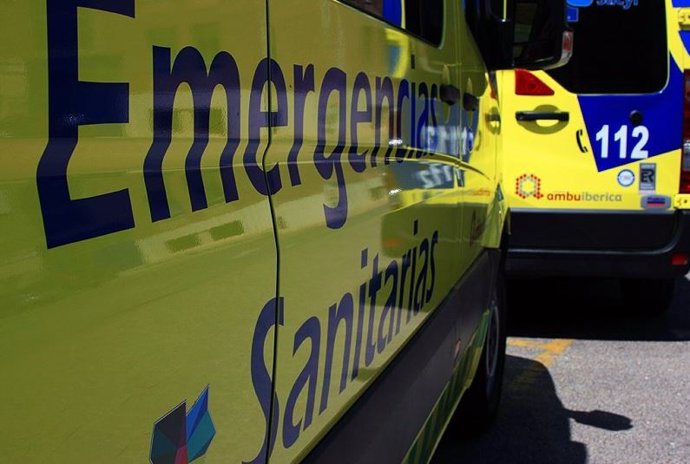 Archivo - Fotografía de archivo de ambulancia de SaCyL