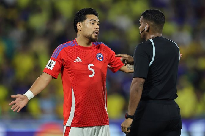 Archivo - Chile.- Paulo Díaz va por un nuevo título en el fútbol argentino