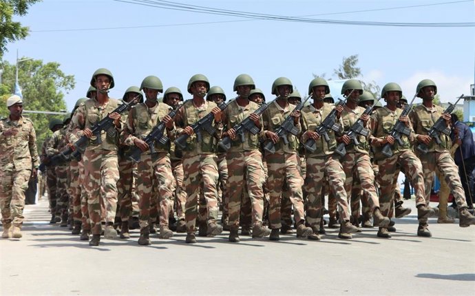 Archivo - Desfile del Ejército de Somalia el 1 de julio de 2026 en la capital, Mogadiscio, con motivo del 66º aniversario de la independencia del país (archivo)