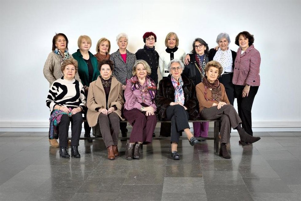 Foto grupal de las creadoras participantes.