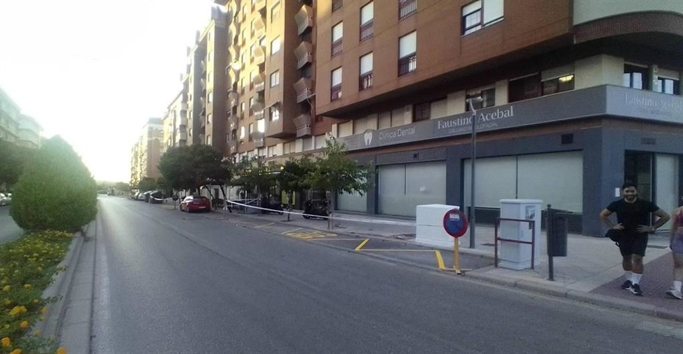 Reserva de espacio habilitada en la calle Extremadura de Jaén para los autobuses que sustituirán a los trenes de Renfe.
