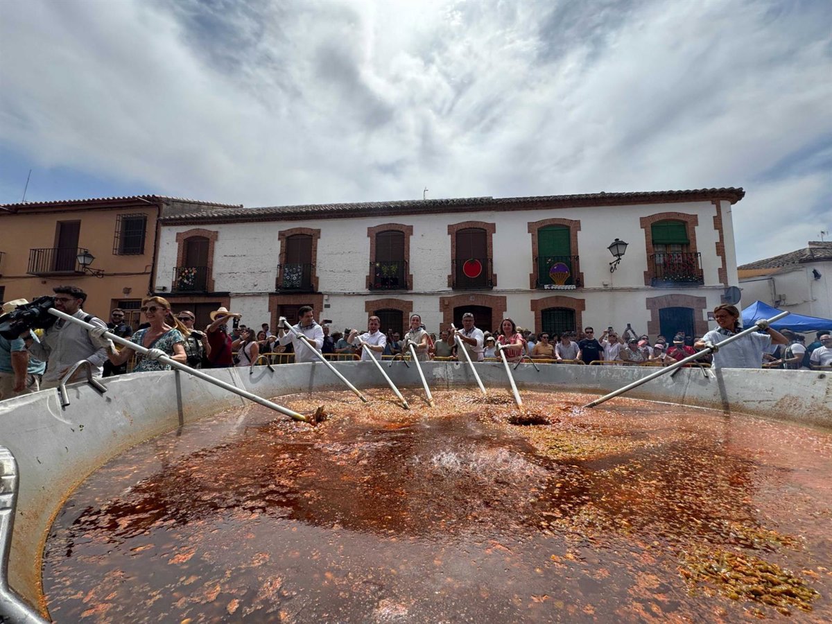 Villanueva de los Infantes celebra su Feria del Pimiento con la elaboración de su pisto como seña de identidad
