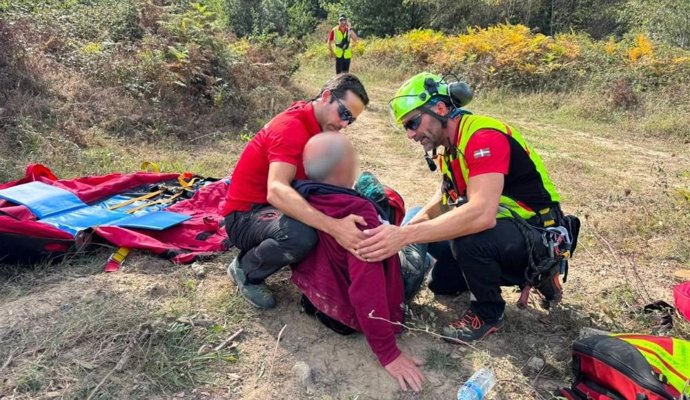 Instante del rescate del hombre desaparecido