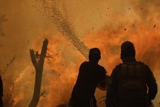 Vina del Mar, 3 de febrero 2024. Incendio arrasa con fuerza en el sector de Villa Dulce  Andres Pina/Aton Chile