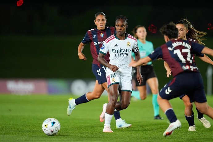 Linda Caicedo durante el Real Madrid-SD Eibar de la Liga F Moeve 26-27