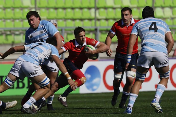 Rugby, Chile vs Argentina Final del Americas Rugby Championship 2026 El jugador de Chile disputa el balon contra el jugador de Argentina durante el partido de la final del Americas Rugby Championship, realizado en el estadio Elias Figueroa, en