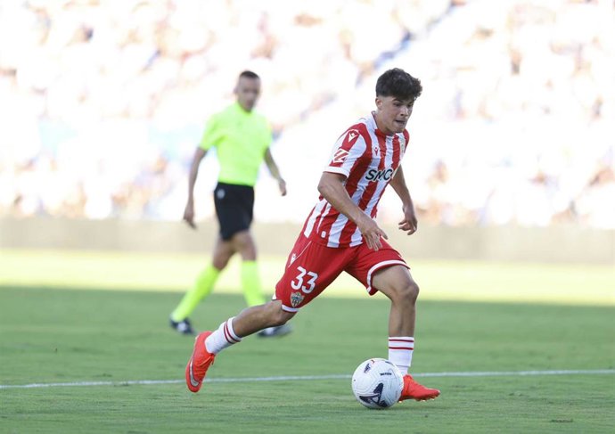  Quim Junyent (Almería), ante el CE Sabadell.