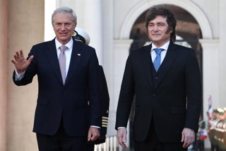Santiago 3 de septiembre 2026. El Presidente de la Republica, Jose Antonio Kast, recibe a su similar de Argentina, Javier Milei en el Palacio de La Moneda. Dragomir Yankovic/Aton Chile
