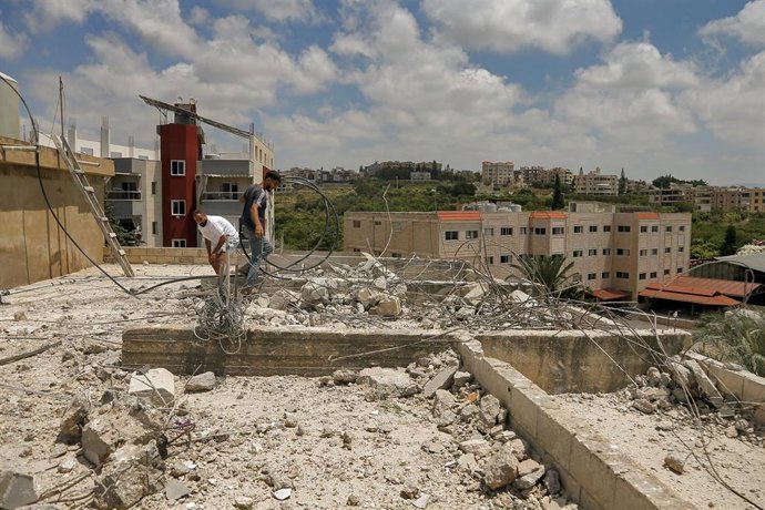 Archivo - Estragos causados por ataques israelíes contra el sur de Líbano. Imagen de archivo