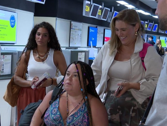 Alma Bollo, Chiqui y María Jesús Ruiz, antes de coger el avión a Honduras