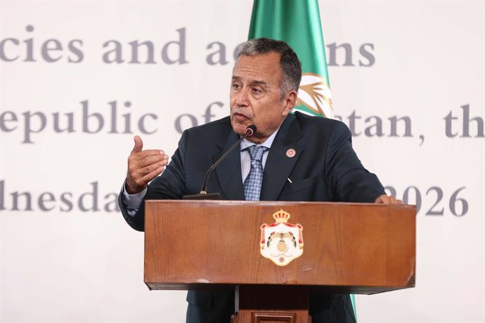 Archivo - Arquivo - AMÃ, 5 de agosto de 2026  -- O secretário-geral da Liga Árabe, Nabil Fahmy, discursa durante uma coletiva de imprensa conjunta em Amã, na Jordânia, em 5 de agosto de 2026. Ministros das Relações Exteriores e representantes de países ár