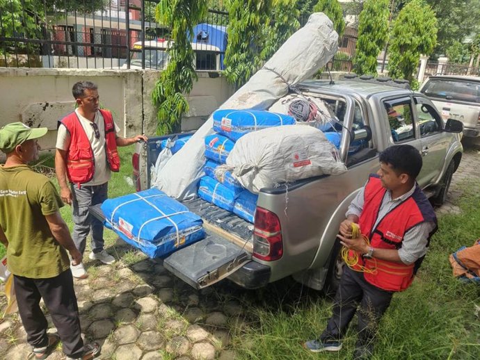 Un equipo de voluntarios de Caritas en Nepal.