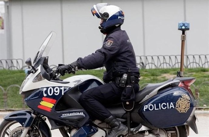 Detenido en Valladolid con un permiso de conducir falso de otro país cuando circulaba con sobrecarga.