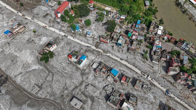 Danys materials al Nepal