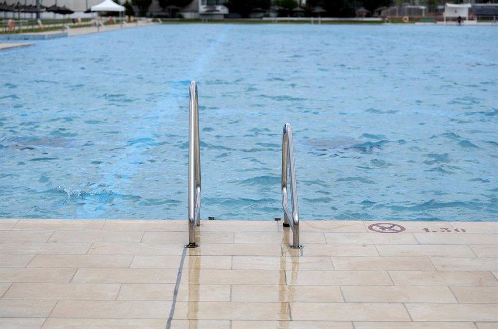 Archivo - Una piscina vacía, durante la apertura de las piscinas públicas de Madrid para la temporada de verano 2026, en el Parque deportivo Puerta de Hierro, a 15 de mayo de 2026, en Madrid (España).