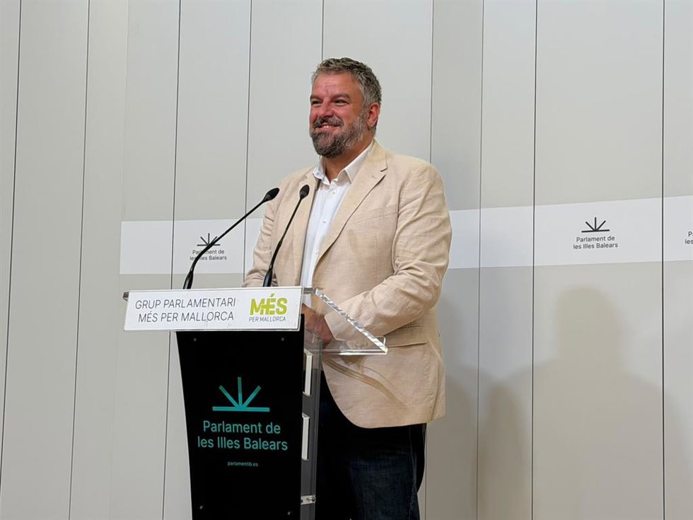 El portavoz de MÉS per Mallorca en el Parlament balear, Lluís Apesteguia.