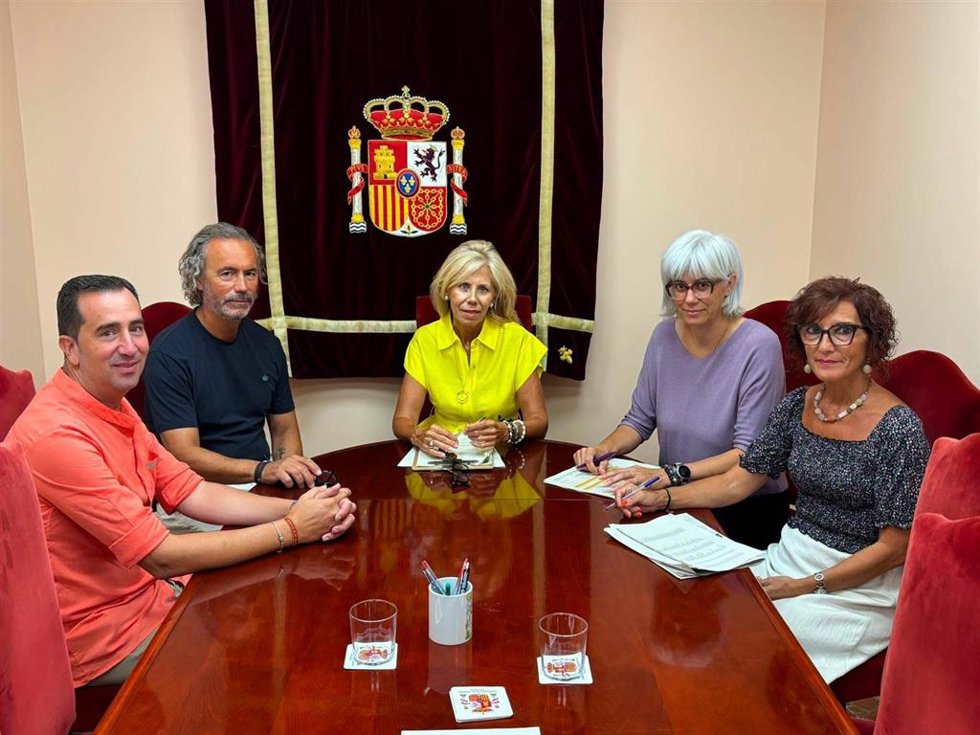 Reunión entre Subdelegación del Gobierno en Huelva  y la Asociación Víctimas Descarrilamiento de Adamuz.