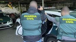 Archivo - Dos agentes de la Guardia Civil.