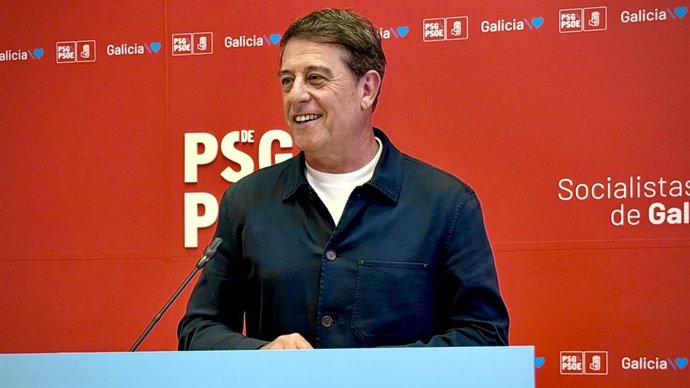 El secretario xeral del PSdeG, José Ramón Gomez Besteiro, en rueda de prensa