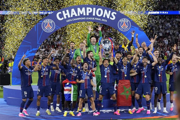 Archivo - El PSG celebra el triunfo en la Champions 2025-26 en la final de Budpest (Hungría).