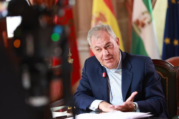 Archivo - El alcalde de Sevilla, José Luis Sanz, durante una entrevista concedida a Europa Press en una foto de archivo