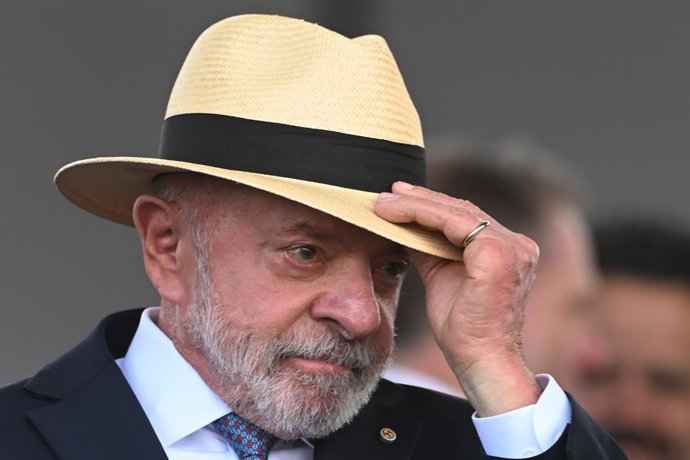 BRASÍLIA, 25 de agosto de 2026  -- O presidente brasileiro Luiz Inácio Lula da Silva participa da cerimônia do Dia do Soldado em Brasília, Brasil, em 25 de agosto de 2026.