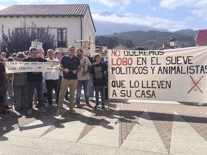 Protesta ganadera este lunes en Colunga.