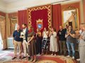 Asociación Cabalgata Reyes Magos recibe el Pañuelo de Pamplona en conmemoración del centenario de la primera cabalgata