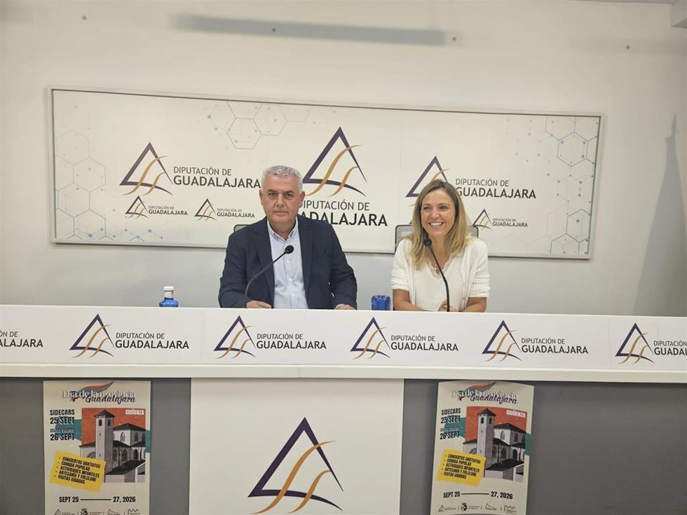 El presidente de la Diputación de Guadalajara, José Luis Vega, y la alcaldesa de Sigüenza, María Jesús Merino.