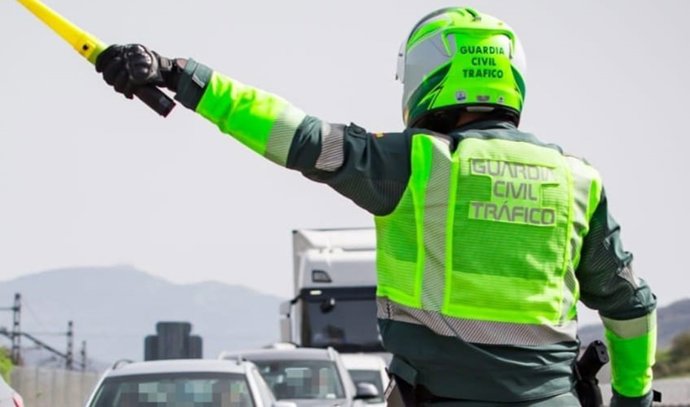 Archivo - Agente de Guardia Civil de Tráfico.
