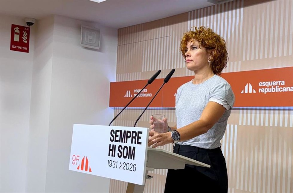 La secretaria general y portavoz de ERC, Elisenda Alamany, en rueda de prensa.