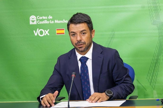 El portavoz del Grupo parlamentario Vox, Iván Sánchez.