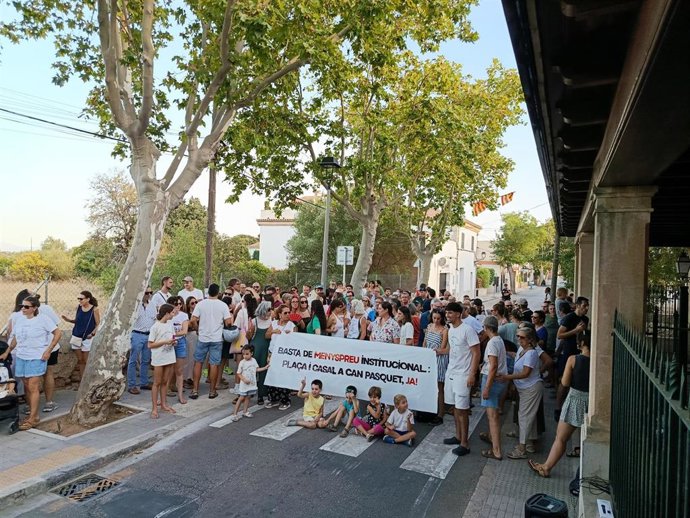 Vecinos exigen al alcalde de Palma que "deje de menospreciar" Son Sardina y compre el solar de Can Pesquet