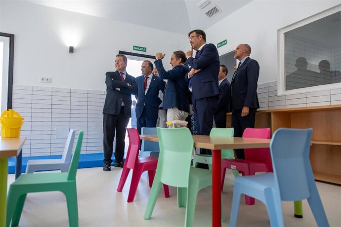 El presidente autonómico, Emiliano García-Page, inaugura en Talavera de la Reina la Escuela Infantil Pequeños Exploradores'
