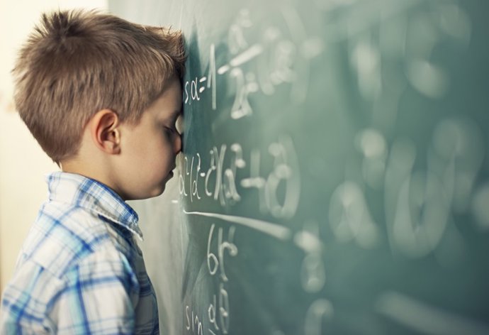 Archivo - Niño en clase.