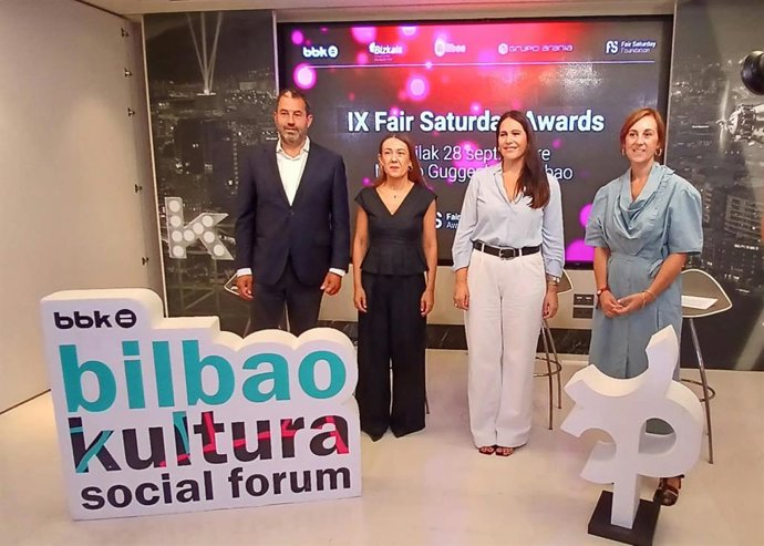 Jordi Albareda, Nora Sarasola, Leixuri arrizabalaga y Kontxi Klaver en la presentación de los IX Fair Saturday Awards en Bilbao