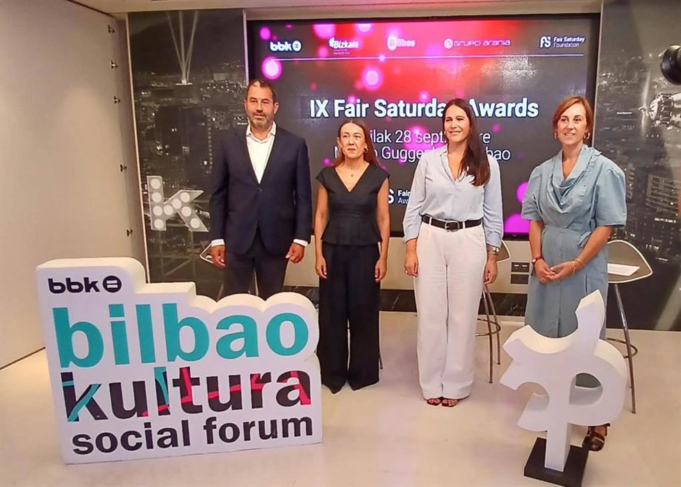 Jordi Albareda, Nora Sarasola, Leixuri arrizabalaga y Kontxi Klaver en la presentación de los IX Fair Saturday Awards en Bilbao