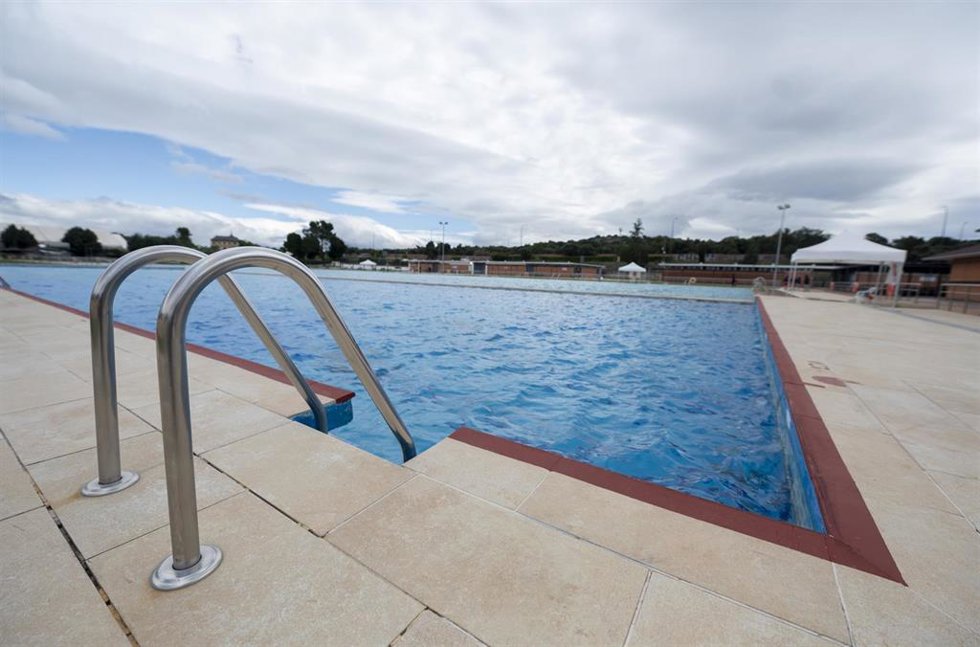 Archivo - Una piscina vacía, durante la apertura de las piscinas públicas de Madrid para la temporada de verano 2026, en el Parque deportivo Puerta de Hierro, a 15 de mayo de 2026, en Madrid (España).