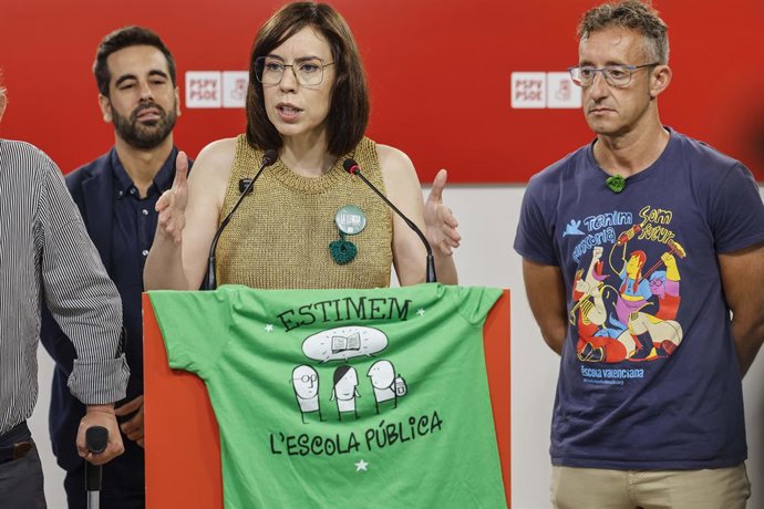 Archivo - Arxiu - La ministra d'Universitats, Ciència i Innovació i secretària general del PSPV-PSOE, Diana Morant, després d'una reunió amb sindicats educatius