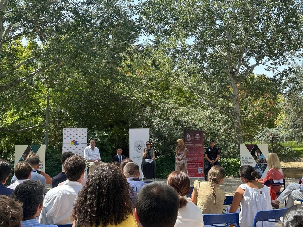 Acto contra las novatadas en el Jardín Botánico de la Universidad Complutense de Madrid.
